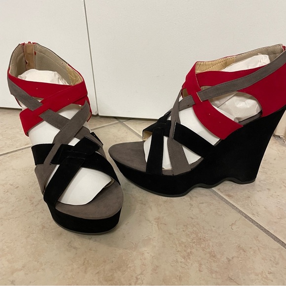 Liliana Scarlett/Black Platform Heels 10 New Never Worn, Classy Party Shoes! - Picture 4 of 8
